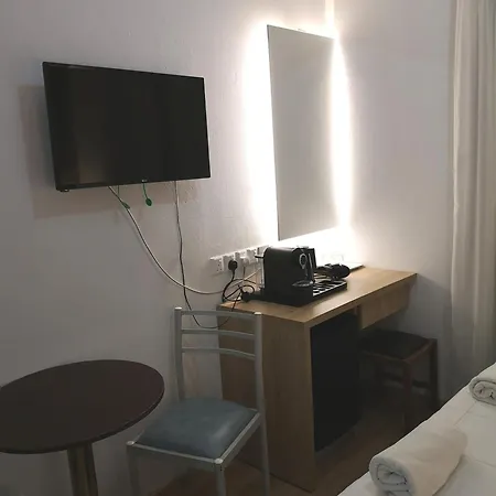 Ekali Hotel