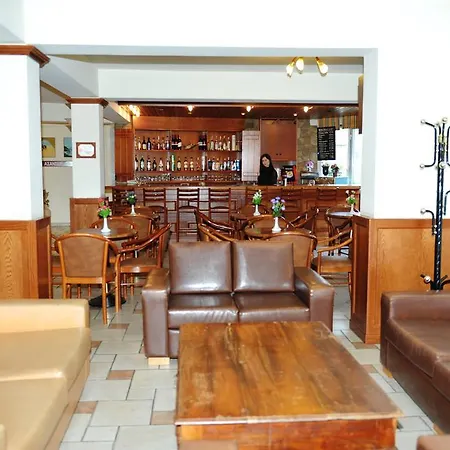 Hotel Ekali 3*